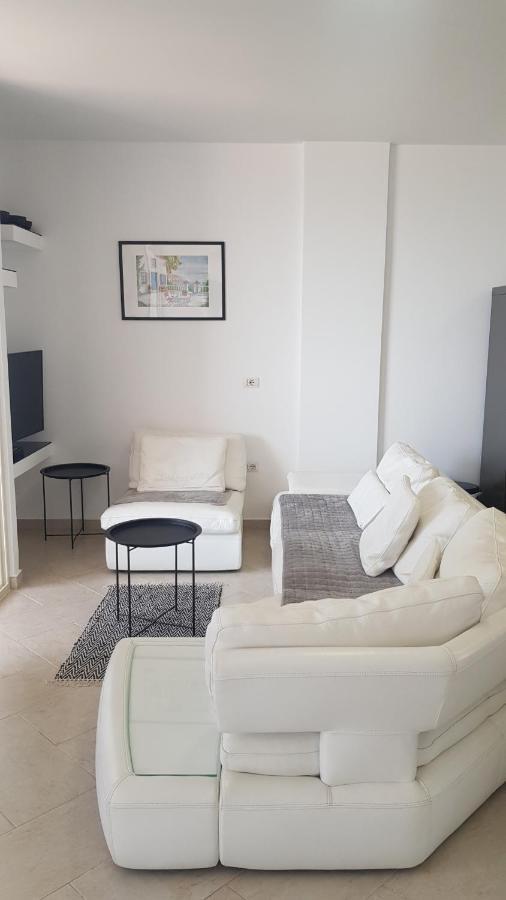 M&I Beach Apartment With Sea View ดูร์เรส ภายนอก รูปภาพ